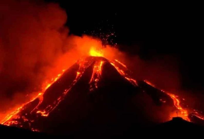 202102050639292300 Italys Etna volcano erupts SECVPF
